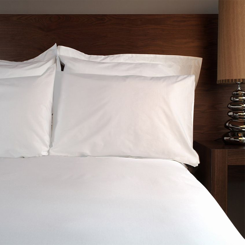50 Cotton 50 Polyester Blend 200t Percale Plain Bedding สำหรับโรงแรม